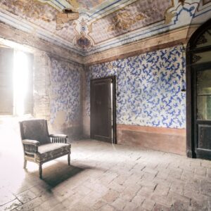 Urbex fauteuil tapisserie