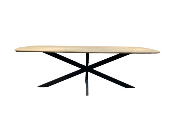 Table Maja Hjort Knudsen