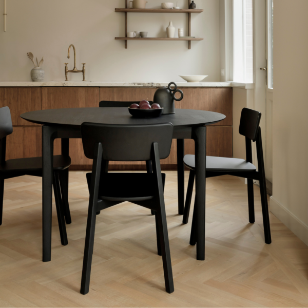 table_repas_bok_ronde_noire_ethnicraft_sous_les_toits
