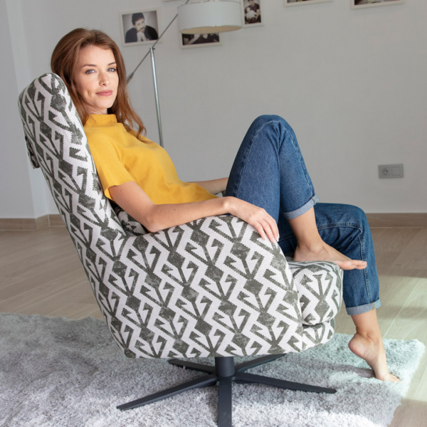 fauteuil_kylian_fama_sous_les_toits